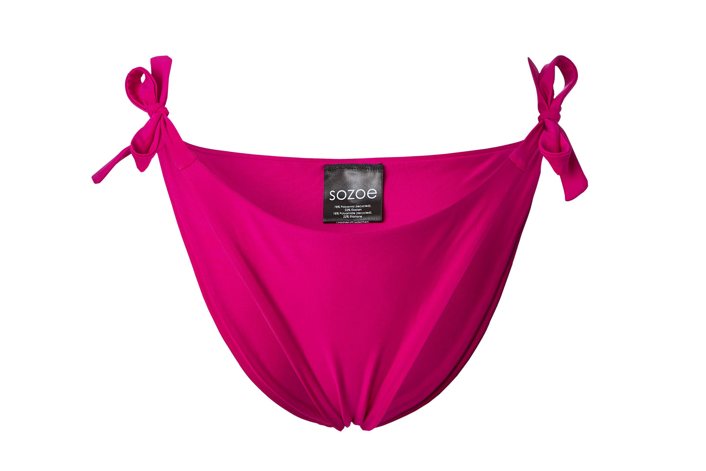 Dieses Höschen besticht durch Sexyness, Stil und Frische. Das leuchtende fuchsia macht Dich zum Eyecatcher. Die verschiedenen Möglichkeiten das Höschen zu binden erzeugen einen hohen Grad an Individualität in Passform und Look.